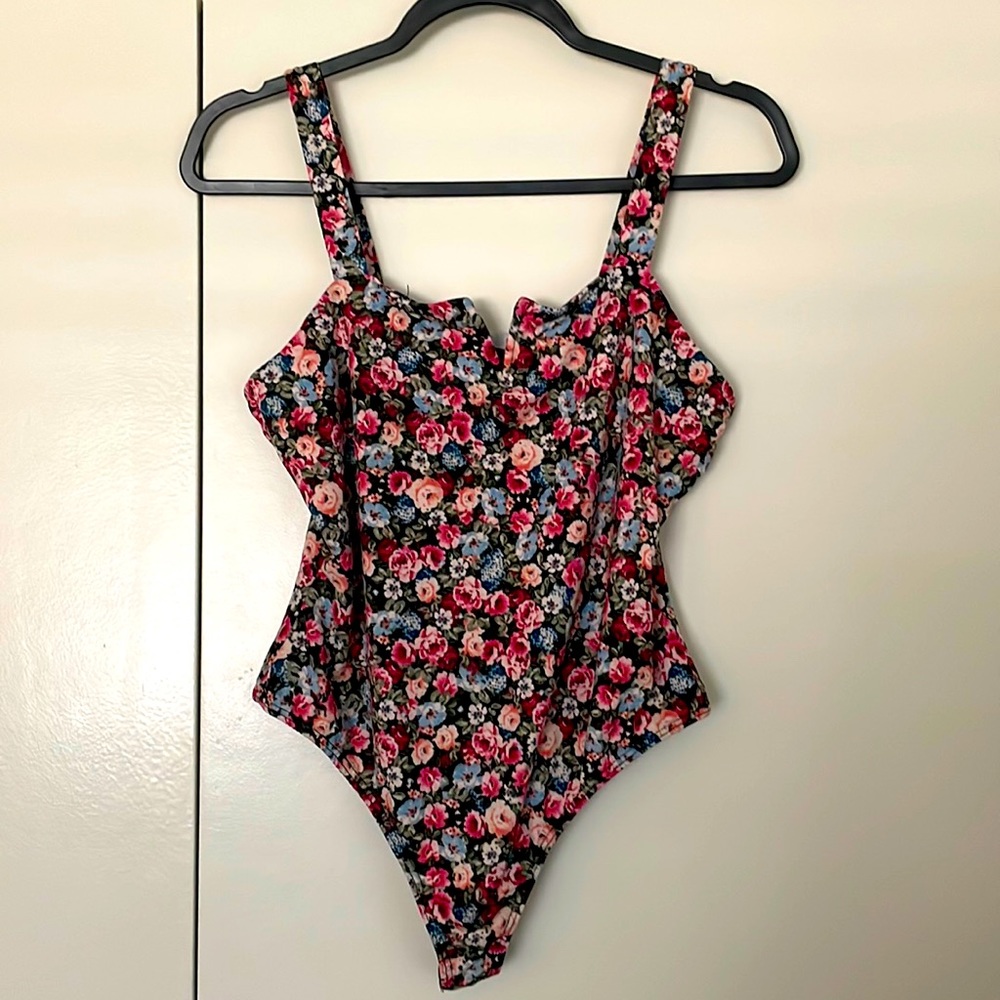 Floral Bodysuit - M